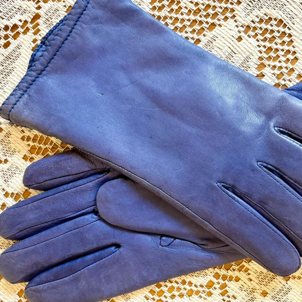 Vintage Grandoe Periwinkle Blue Soft Leather Dress Gloves M Acrylic Knit Lined